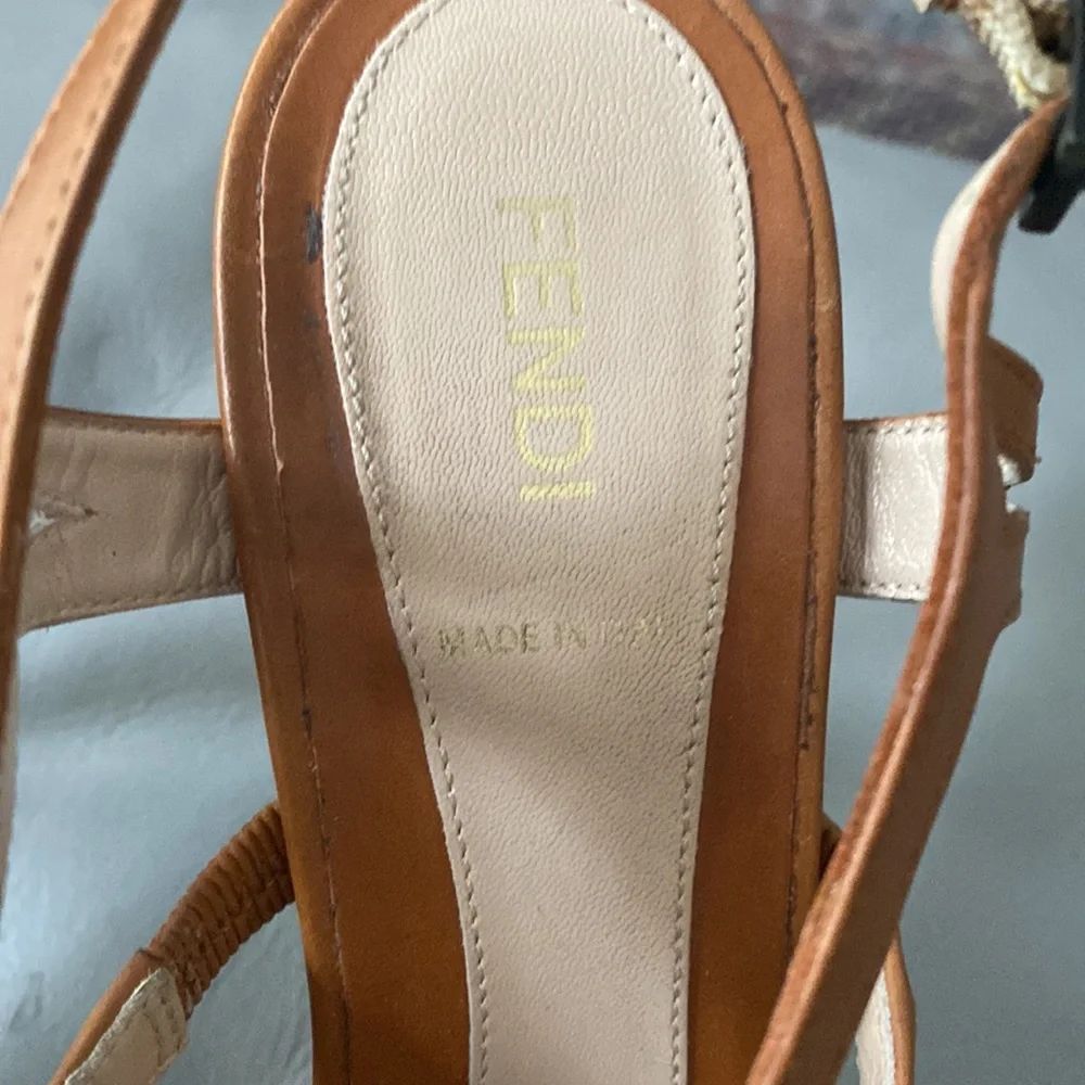 ❌SOLD❌FENDI Scotch Brown Sling Back Heels🤍🧡🤍 - Picture 5 of 13